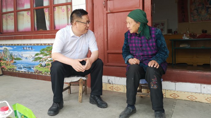 水電設(shè)計院赴舟曲縣進(jìn)村入戶看望慰問幫扶戶