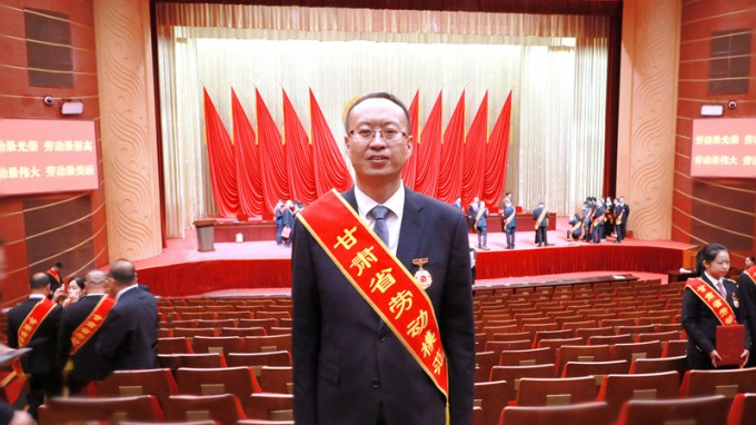 讓奮斗成為青春底色，為隴原水利繪就藍圖 | 記甘肅省勞動模范李長春