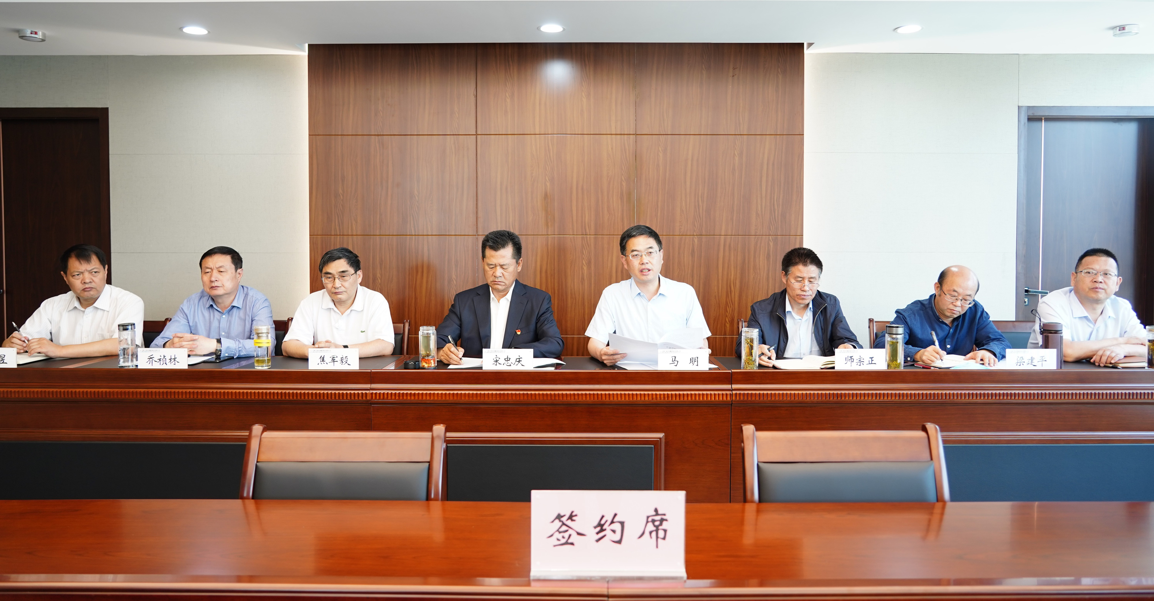 甘肅工程咨詢集團(tuán)舉行2020年度業(yè)績考核<br/>目標(biāo)責(zé)任書簽約儀式